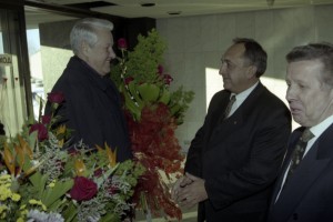 Президент РФ Борис Ельцин во время посещения Российского кардиологического научно-производственного комплекса