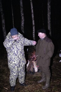 Встреча президента РФ Бориса Ельцина с президентом Украины Леонидом Кучмой. Ужин на природе