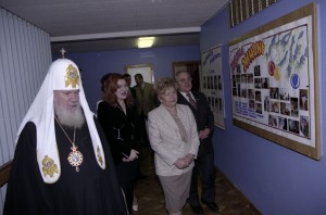 Посещение супругой президента РФ Наиной Ельциной классического пансионата МГУ на базе детского санатория «Поляны» на Рублево-Успенском шоссе