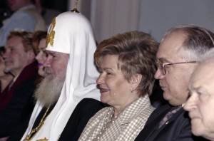 Посещение супругой президента РФ Наиной Ельциной классического пансионата МГУ на базе детского санатория «Поляны» на Рублево-Успенском шоссе