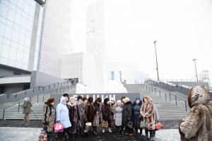 85-летие Бориса Ельцина в музее в Екатеринбурге. Возложение цветов к памятнику первому президента России