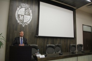 Евгений Волк на молодежном ельцинском семинаре «Я думаю!» в Волгограде