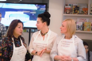 На кулинарном мастер-классе с Наиной Ельциной