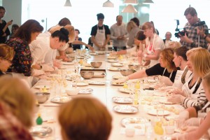 На кулинарном мастер-классе с Наиной Ельциной