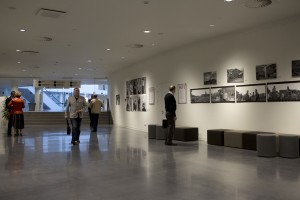 Выставка «Остров 90-х: испытание свободой». Фойе кино-конференц-зала