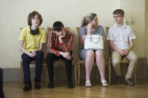 Конкурсанты в перерыве между прослушиваниями