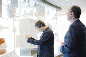 Кинокритик Антон Долин и руководитель архива Президентского центра Б.Н. Ельцина Дмитрий Пушмин