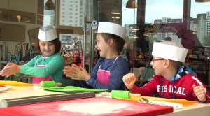 Мастер-класс в Детском кафе Ельцин Центра. «Кальцоне» и «Веселый апельсин»