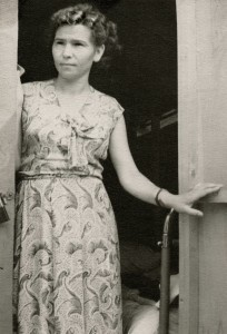 Наина Иосифовна Ельцина. Фотографии из личного архива (archive065)