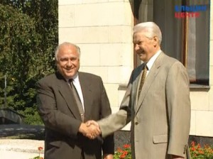 Рабочая встреча президента РФ Б.Н. Ельцина с председателем Правительства РФ В.С. Черномырдиным в санатории «Волжский утес»