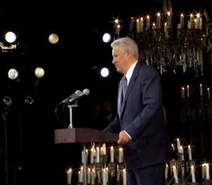 Награждение президентом РФ Б.Н. Ельциным коллектива Московского государственного театра имени Ленинского комсомола («Ленком»)