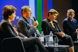 Остров 90-х 2017. Кино-конференц зал. Серебряный дождь. Татьяна и Валентин Юмашевы, Наталья Синдеева, Александр Винокуров