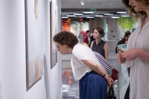 Открытие выставки Полины Синяткиной «Вдохнуть и не дышать»