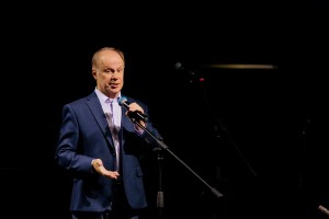 Авангард Леонтьев. 30 лет фильму «Зеркало для героя»