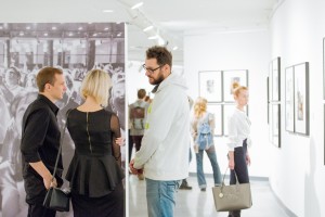 Открытие выставки Игоря Мухина «Наши 90-е. Время перемен»