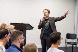 Кирилл Мартынов: Может ли цензура в интернете быть оправданной?