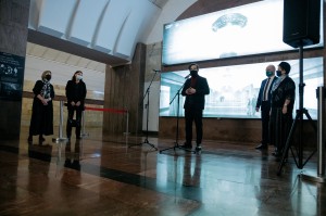 Открытие выставки в метро «Время в пути»