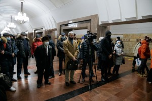 Открытие выставки в метро «Время в пути»