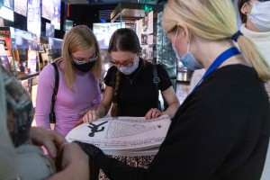 Обзорная экскурсия по Музею Ельцина для слабовидящих и незрячих посетителей