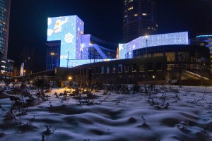 Стилобат. Вечерний ледовый городок, горки. Новый год