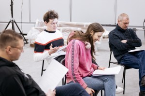 Репетиция пьесы «Книга кодов и прохождений» Дамира Ханифуллина