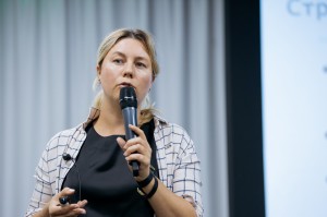 Лекция Нины Волонтэй «Как связаны миграция и торговля людьми»