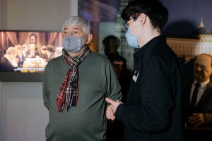 Сценарист и режиссёр Алексей Козлов в Музее Бориса Ельцина