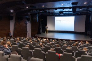 «Разберём на молекулы»: лекция Георгия Базыкина о коэволюции патогенов и их хозяев