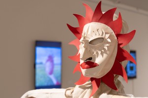 Выставка Алисы Горшениной «Пугало стояло в центре вспаханного поля»