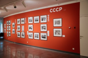 Тематическая экскурсия Евгения Емельянова «Свет и тени эпохи оттепели в объективе Александра Устинова»