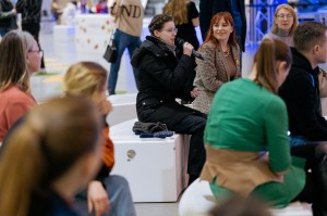 Встречи в «Гостиной под абажуром». Коллекционер старинных парикмахерских аксессуаров Ильдар Абдулов