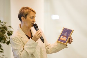 Встречи в «Гостиной под абажуром». Коллекционер ёлочных игрушек Надежда Маценко