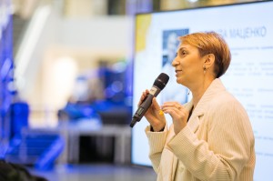 Встречи в «Гостиной под абажуром». Коллекционер ёлочных игрушек Надежда Маценко