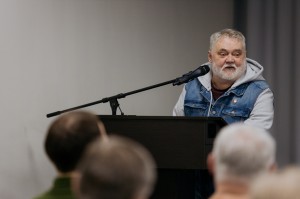 Выставка «Выбрал дорогу — не сворачивай!»: лекция куратора Музея наивного искусства Андрея Бобрихина