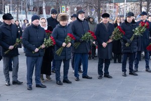 Возложение цветов к стеле Бориса Ельцина 1 февраля 2023 года