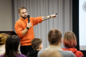 Как человек берёт технологии у природы. Лекция Ильи Гомыранова