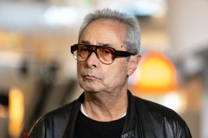 Режиссёр Валерий Фокин перед спектаклем «Честная женщина» в Атриуме Ельцин Центра