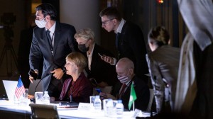 Спектакль «Честная женщина» в Атриуме Ельцин Центра