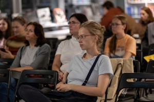 Лекция и презентация книги Дарьи Журковой «Песни ни о чем? Российская поп-музыка на рубеже эпох: 1980–1990-е»