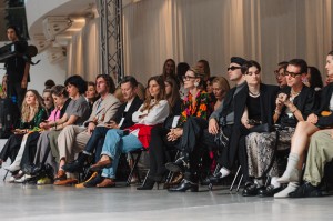 Модный показ в Ельцин Центре. Международная неделя моды UF LAB