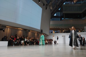 Модный показ в Ельцин Центре. Международная неделя моды UF LAB