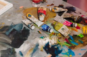 Перформанс Елены Филаретовой на выставке «НИИ Филаретова. Екатеринбург»