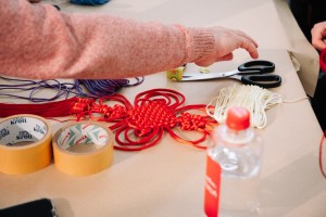 Программа «Смыслы современного Китая». Мастер-класс по плетению китайских узелков чжунгоцзе