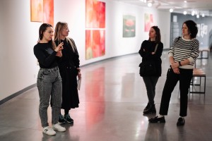 Экскурсия по выставке «НИИ Филаретова. Екатеринбург» с переводом на русский жестовый язык. Неделя глухих в Ельцин Центре. 2024 год