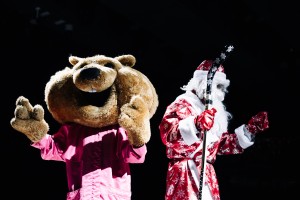 Новогодний спектакль для взрослых «Стыдно быть несчастливым»