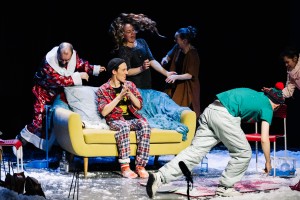 Новогодний спектакль для взрослых «Стыдно быть несчастливым»