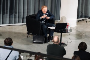 «Она запомнилась по дням». Поэтическая антология войны