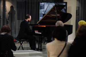 «Она запомнилась по дням». Поэтическая антология войны