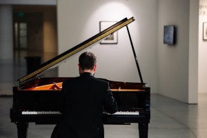 «Она запомнилась по дням». Поэтическая антология войны