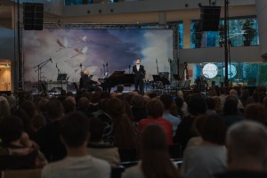 Праздничный концерт ко Дню Победы